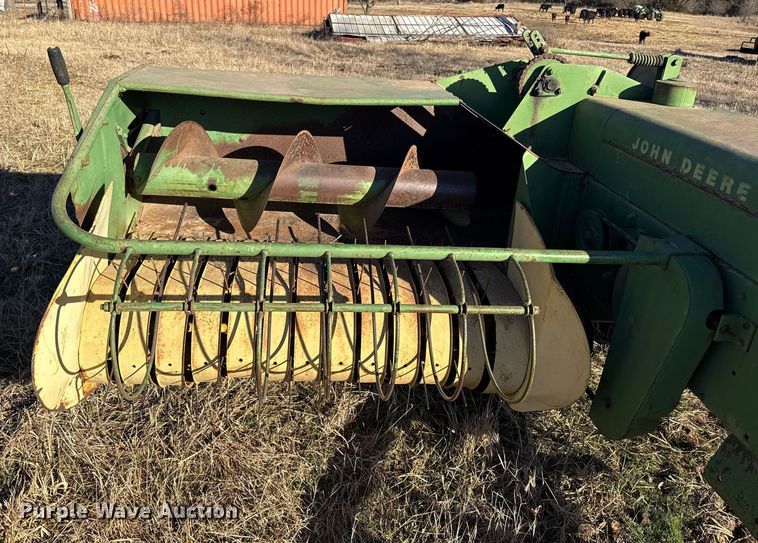 image for item ES5665 John Deere 224T small square baler