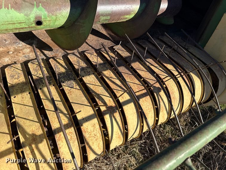 image for item ES5665 John Deere 224T small square baler