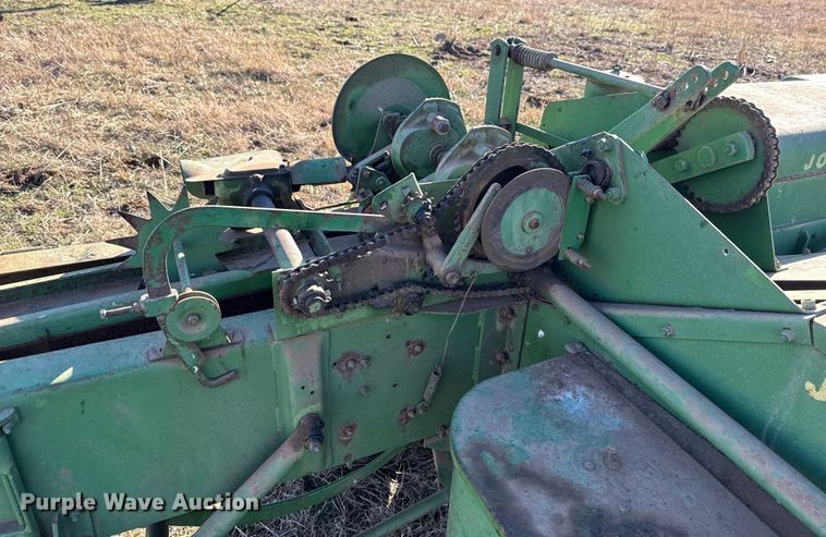 image for item ES5665 John Deere 224T small square baler