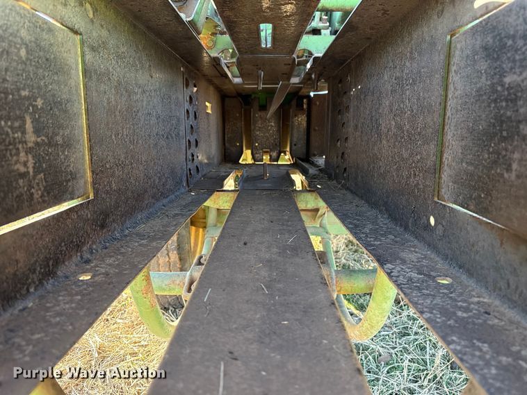 image for item ES5665 John Deere 224T small square baler