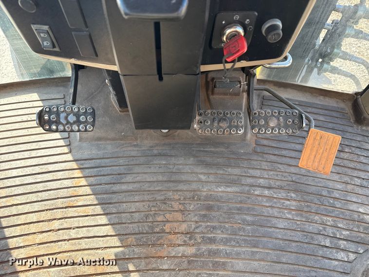 image for item ES5715 John Deere 6405 tractor