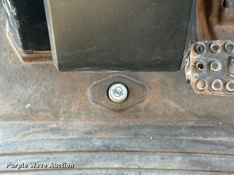 image for item ES5715 John Deere 6405 tractor