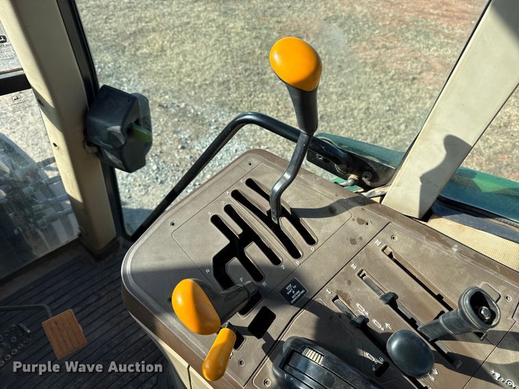 image for item ES5715 John Deere 6405 tractor