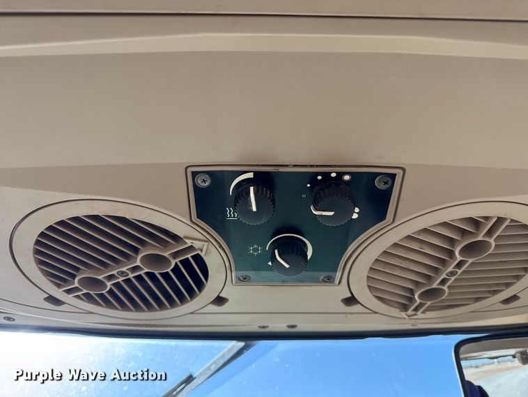 image for item ES5715 John Deere 6405 tractor