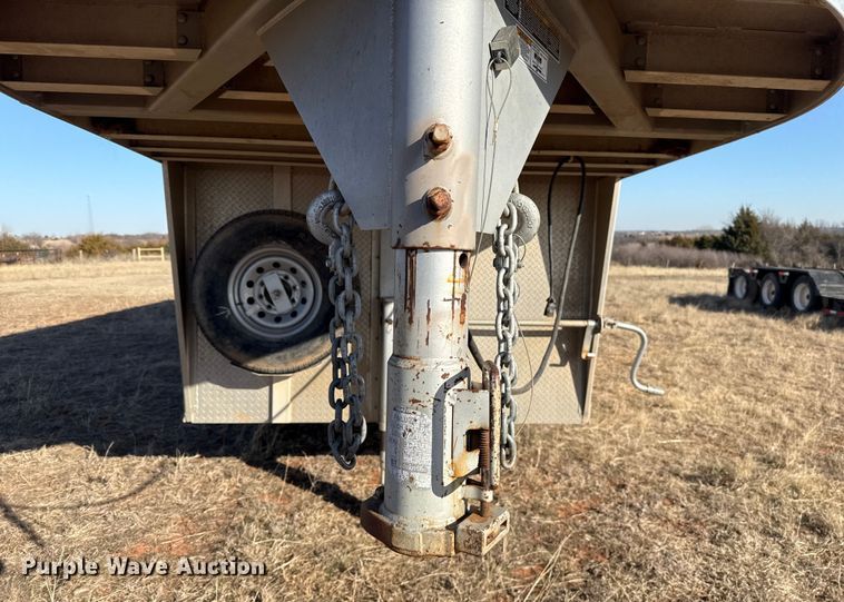 image for item ES5716 2013 W-W livestock trailer