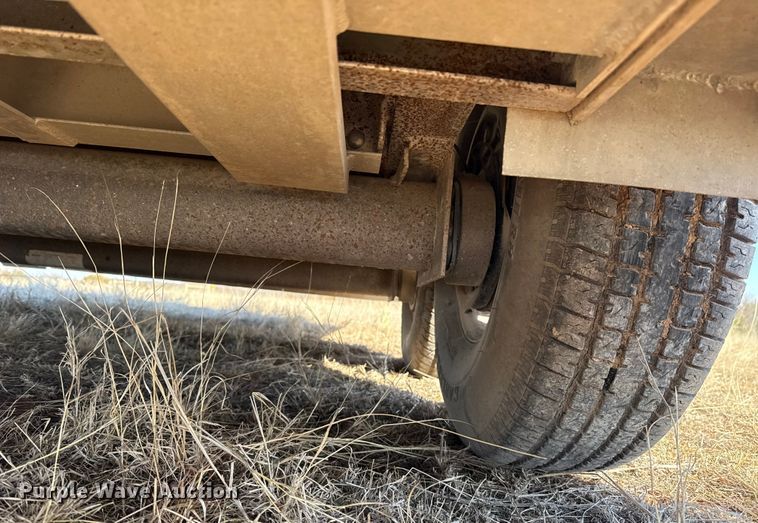 image for item ES5716 2013 W-W livestock trailer