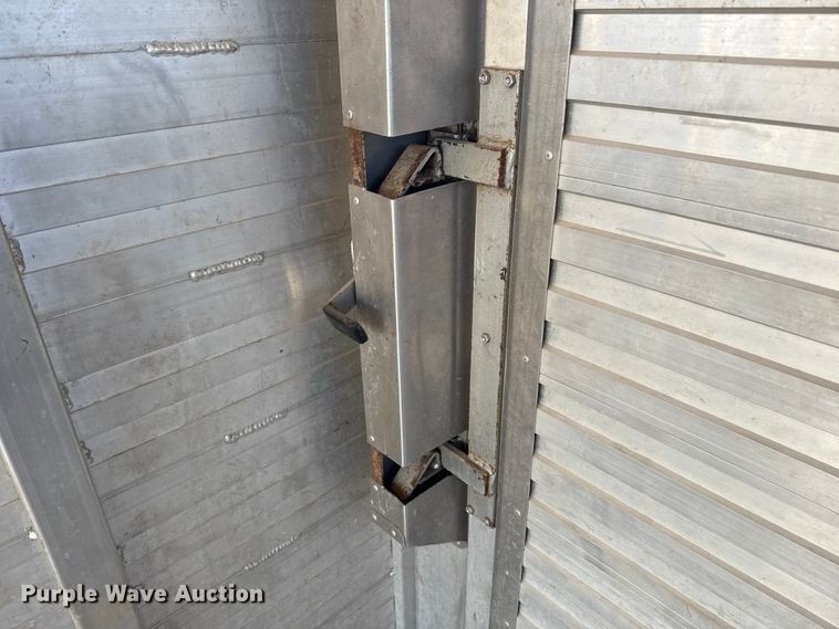 image for item ES5716 2013 W-W livestock trailer