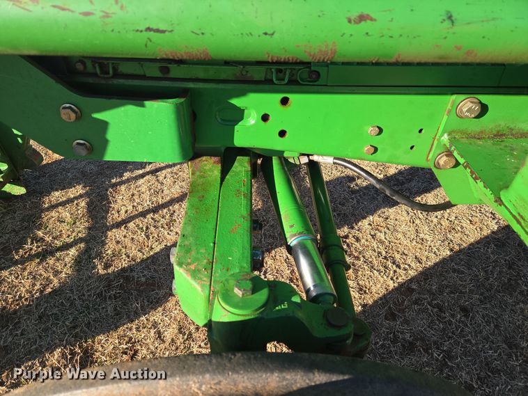 image for item ET1167 2001 John Deere 6405 tractor