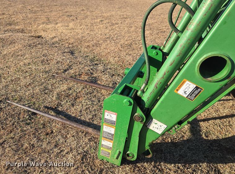 image for item ET1167 2001 John Deere 6405 tractor