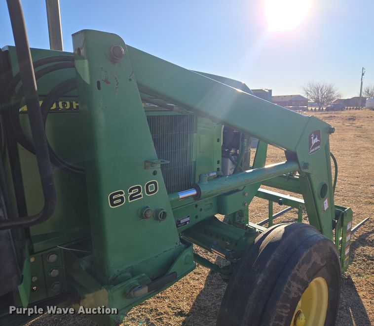 image for item ET1167 2001 John Deere 6405 tractor