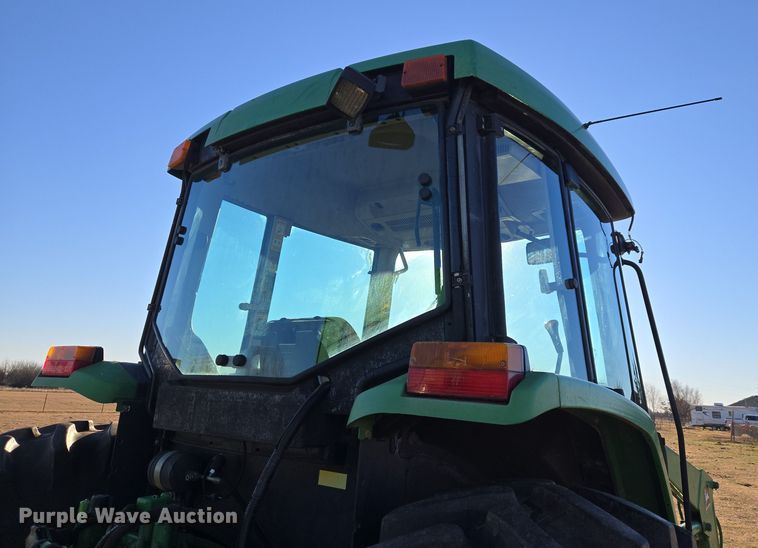 image for item ET1167 2001 John Deere 6405 tractor