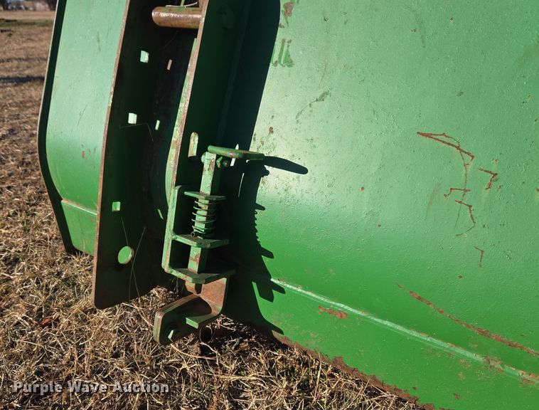 image for item ET1167 2001 John Deere 6405 tractor