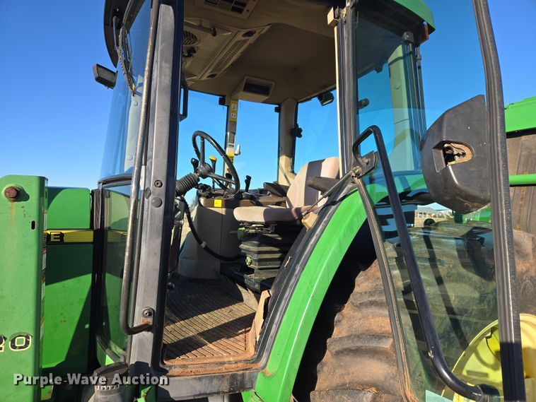 image for item ET1167 2001 John Deere 6405 tractor