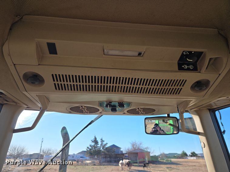 image for item ET1167 2001 John Deere 6405 tractor