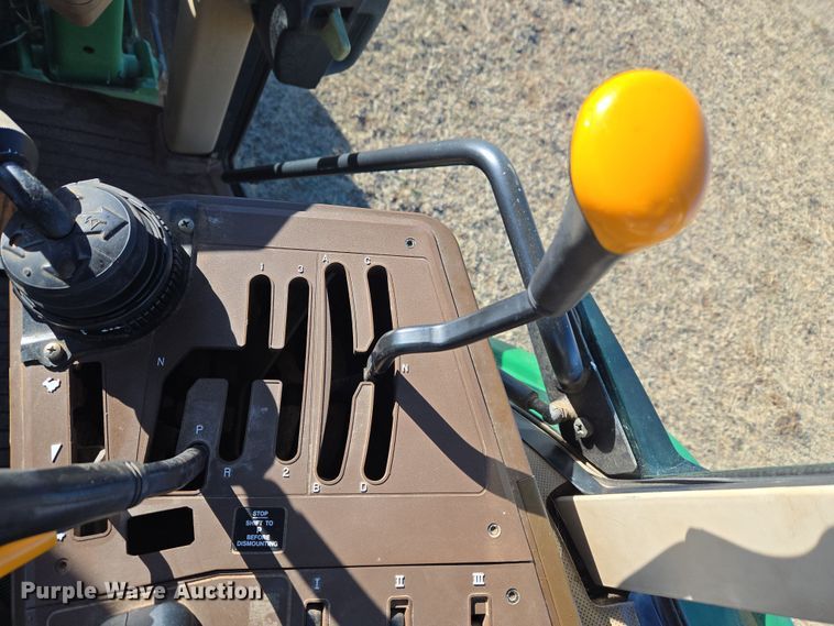 image for item ET1167 2001 John Deere 6405 tractor