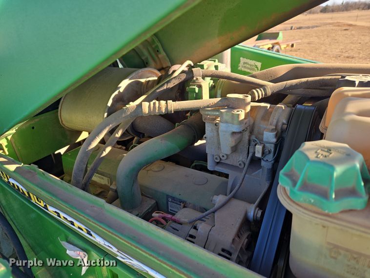 image for item ET1167 2001 John Deere 6405 tractor