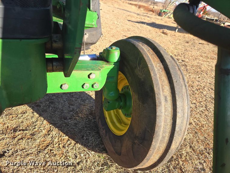 image for item ET1167 2001 John Deere 6405 tractor