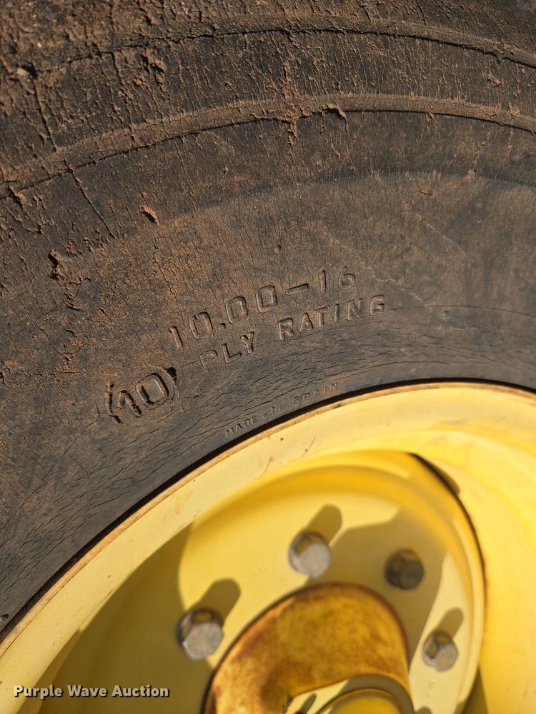 image for item ET1167 2001 John Deere 6405 tractor