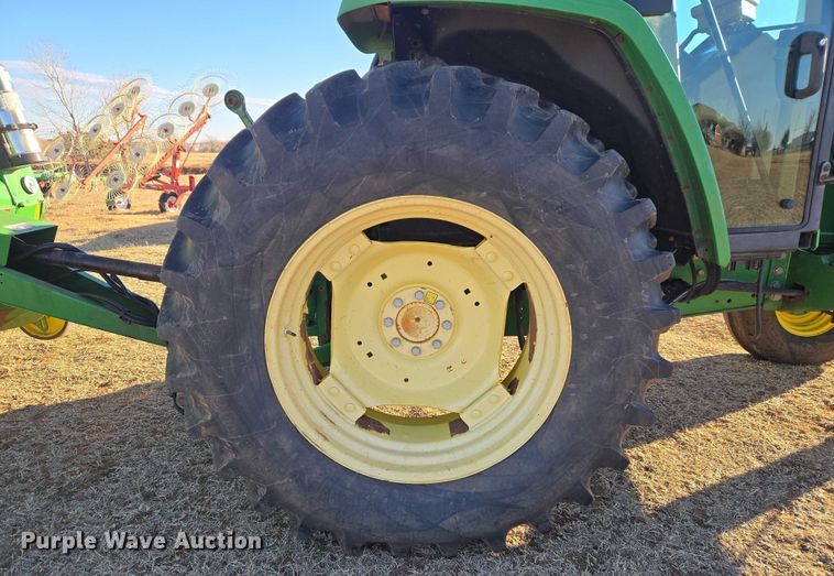 image for item ET1167 2001 John Deere 6405 tractor