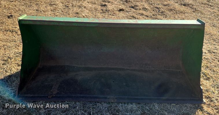 image for item ET1167 2001 John Deere 6405 tractor