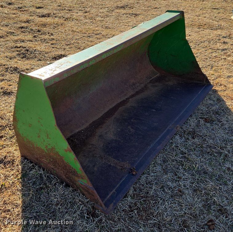 image for item ET1167 2001 John Deere 6405 tractor