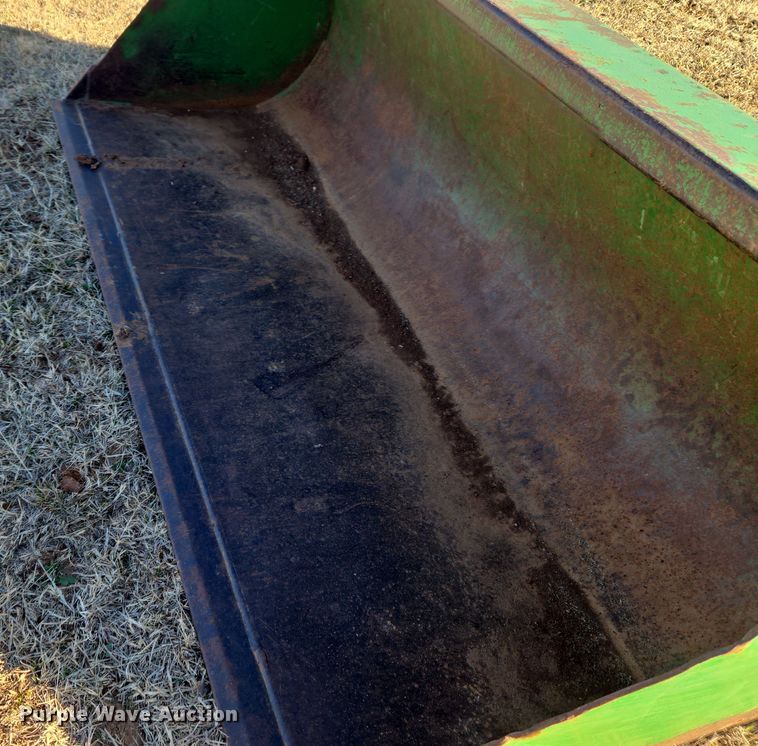 image for item ET1167 2001 John Deere 6405 tractor