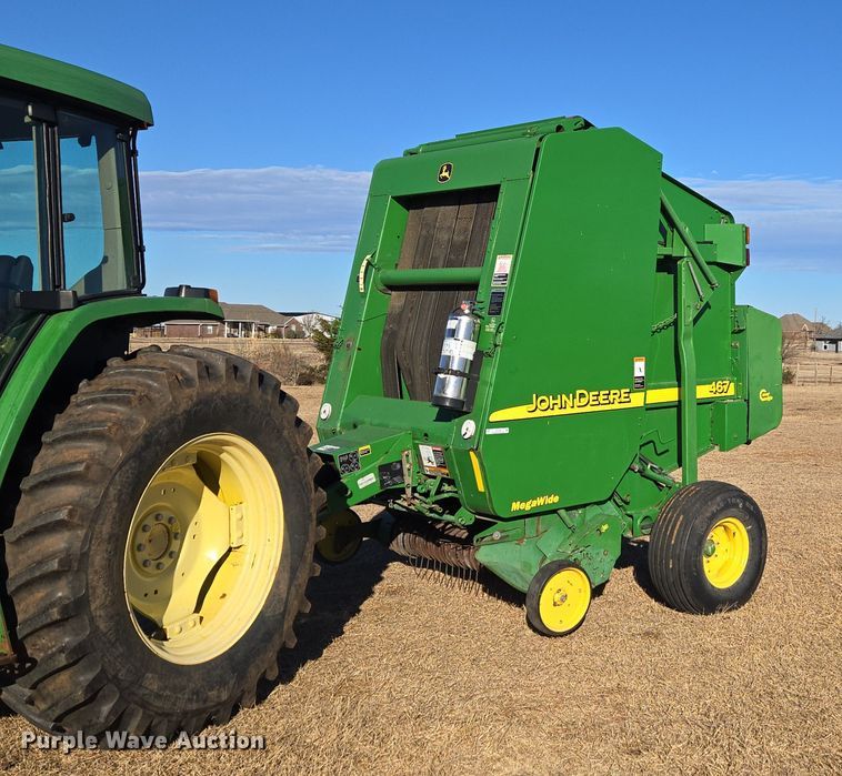 image for item ET1168 John Deere 467 round baler