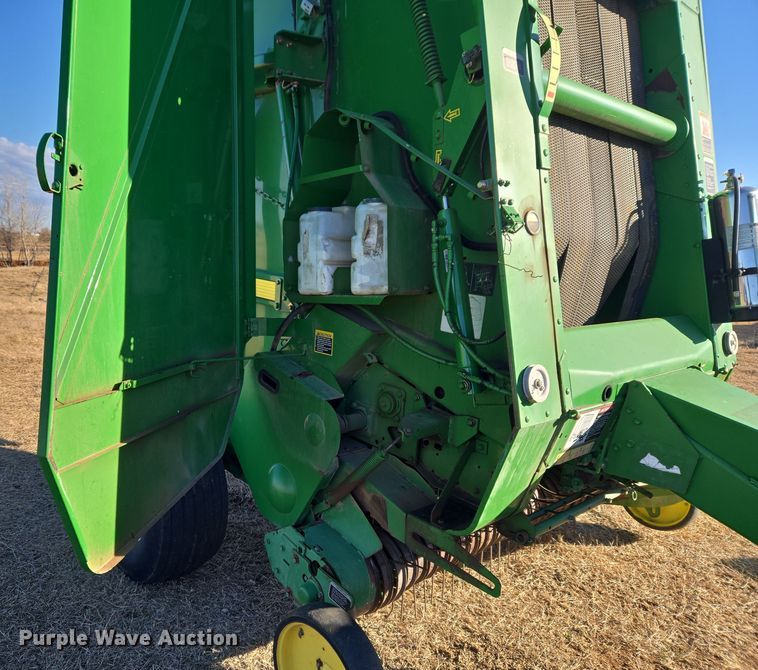 image for item ET1168 John Deere 467 round baler