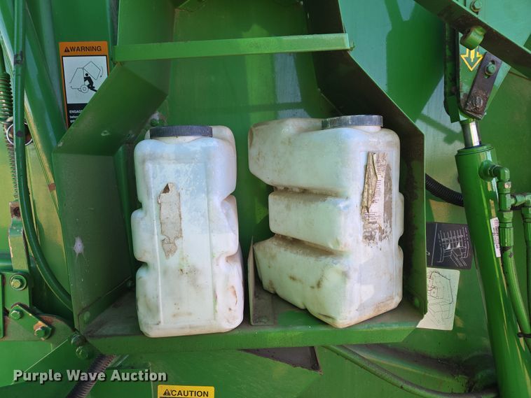 image for item ET1168 John Deere 467 round baler