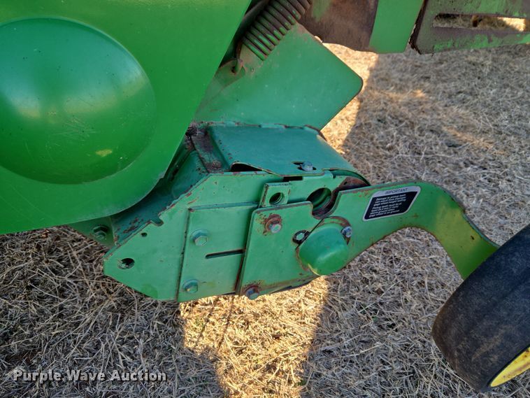 image for item ET1168 John Deere 467 round baler