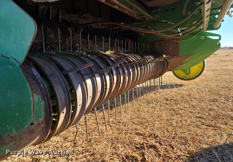 image for item ET1168 John Deere 467 round baler