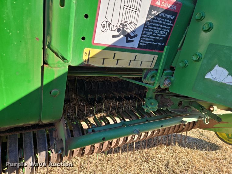 image for item ET1168 John Deere 467 round baler