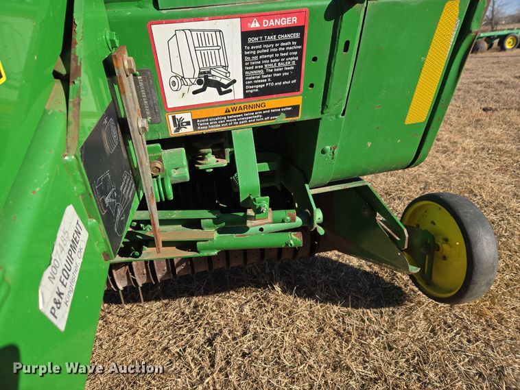 image for item ET1168 John Deere 467 round baler