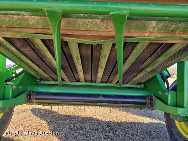 image for item ET1168 John Deere 467 round baler