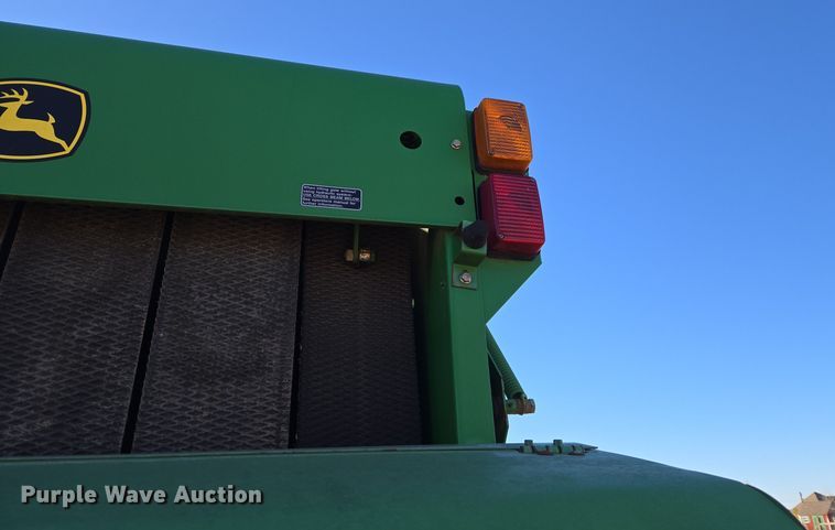 image for item ET1168 John Deere 467 round baler