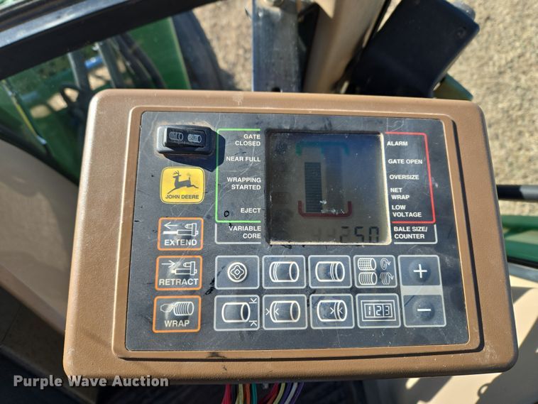 image for item ET1168 John Deere 467 round baler