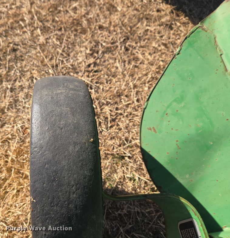 image for item ET1168 John Deere 467 round baler