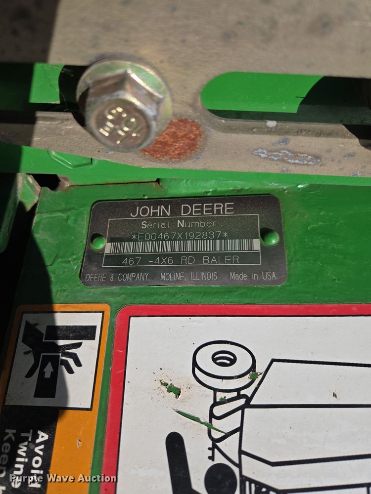 image for item ET1168 John Deere 467 round baler