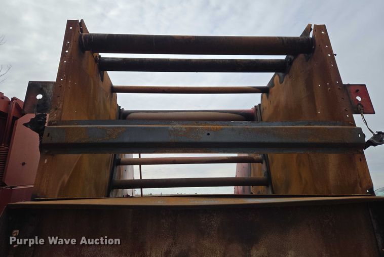 image for item ET1177 New Holland BR7090 round baler