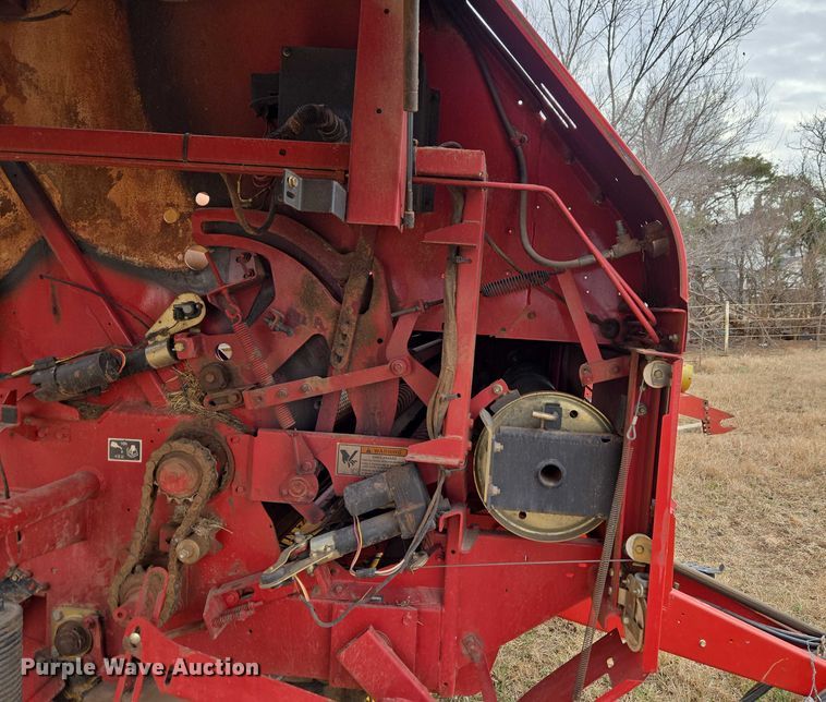 image for item ET1177 New Holland BR7090 round baler