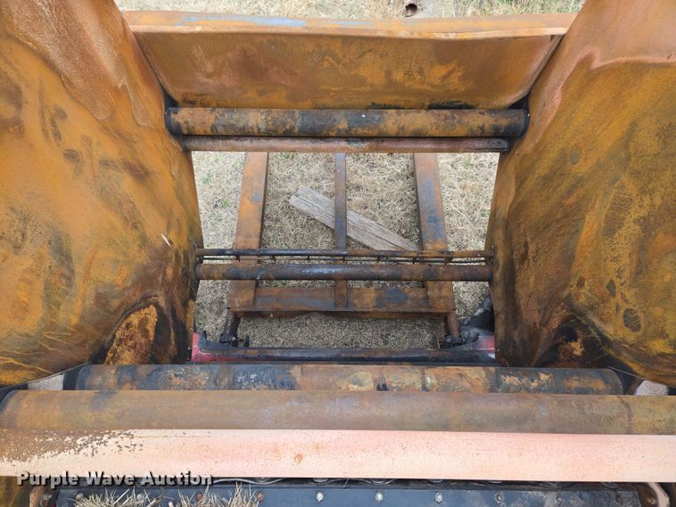 image for item ET1177 New Holland BR7090 round baler