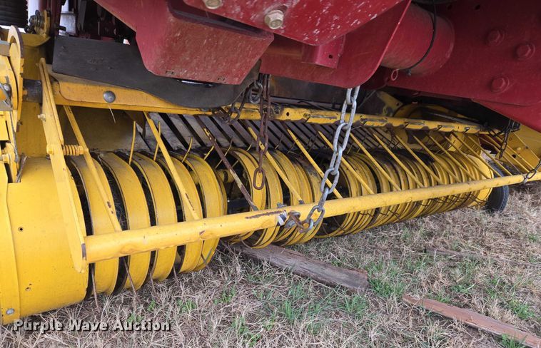 image for item ET1177 New Holland BR7090 round baler