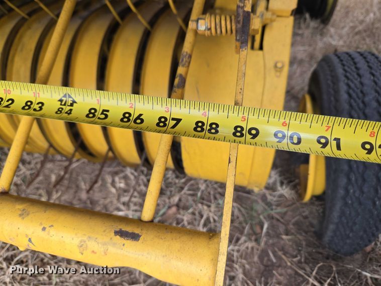 image for item ET1177 New Holland BR7090 round baler