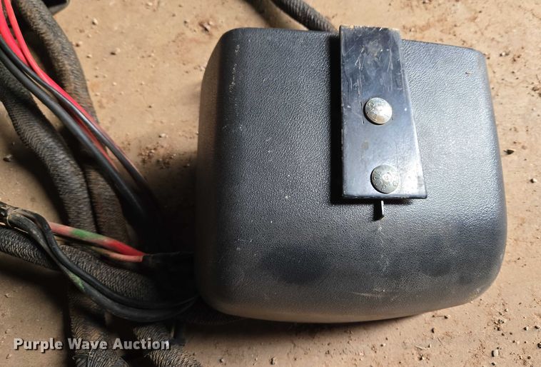 image for item ET1177 New Holland BR7090 round baler