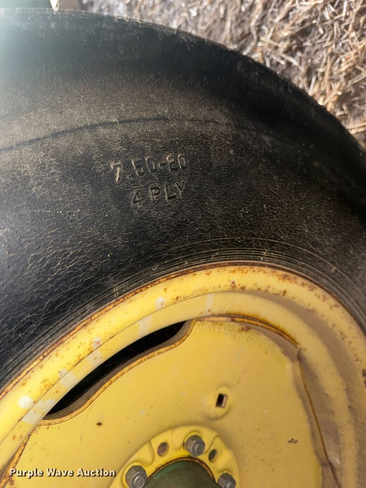 image for item ET4346 John Deere DF 168B  grain drill