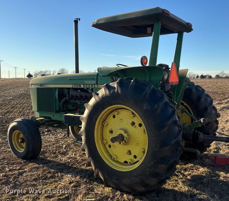 image for item ET4348 1983 John Deere 2950 tractor