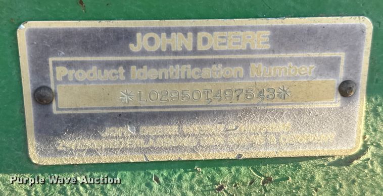 image for item ET4348 1983 John Deere 2950 tractor