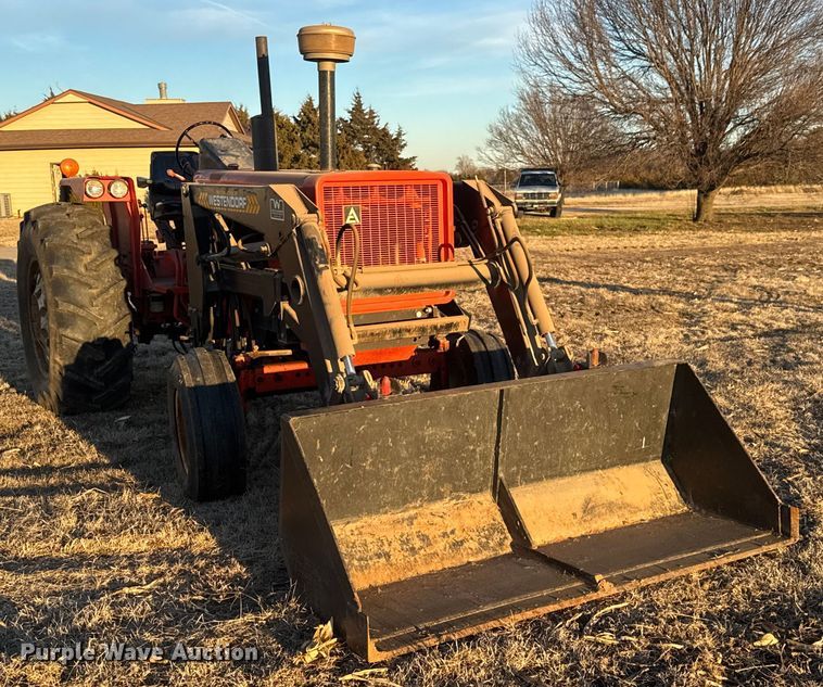 image for item ET4350 1975 Allis-Chalmers 185 tractor