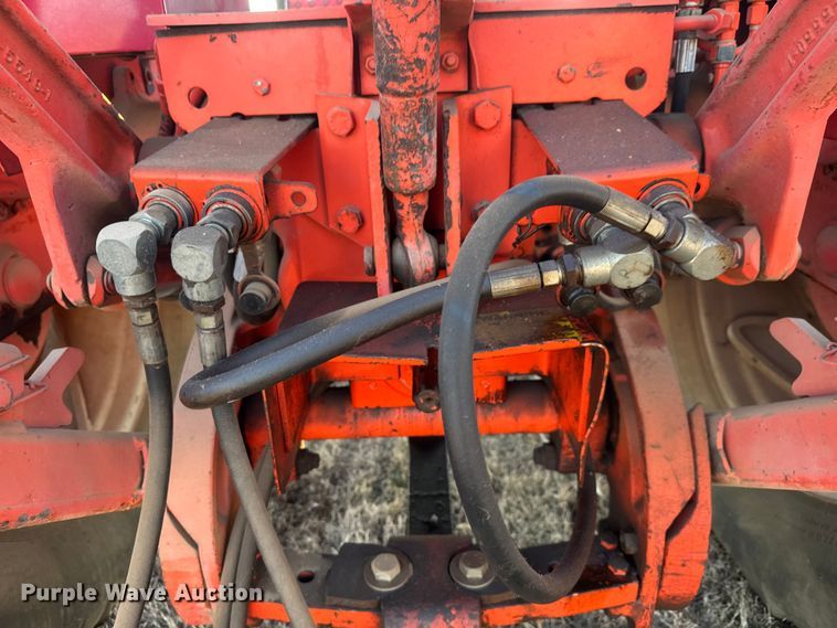 image for item ET4350 1975 Allis-Chalmers 185 tractor