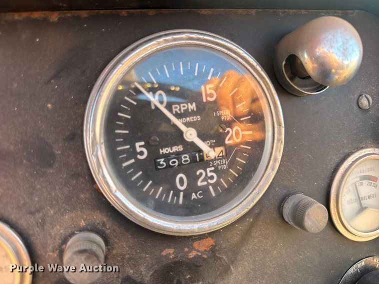 image for item ET4350 1975 Allis-Chalmers 185 tractor